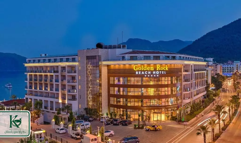 گلدن راک بیچ